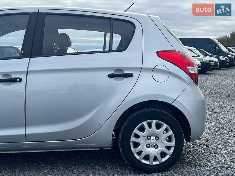Хэтчбек Hyundai i20 2011 в Львове