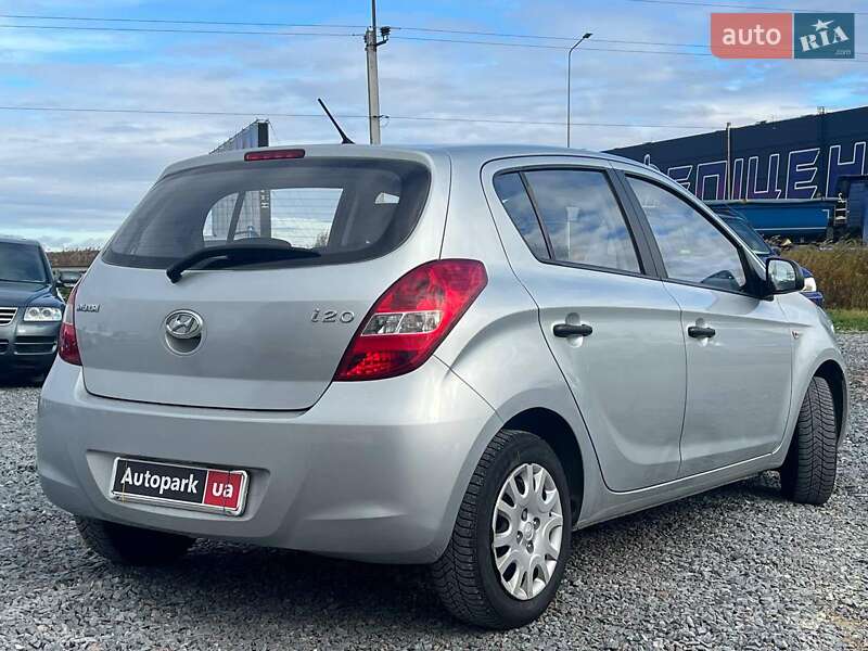 Хэтчбек Hyundai i20 2011 в Львове