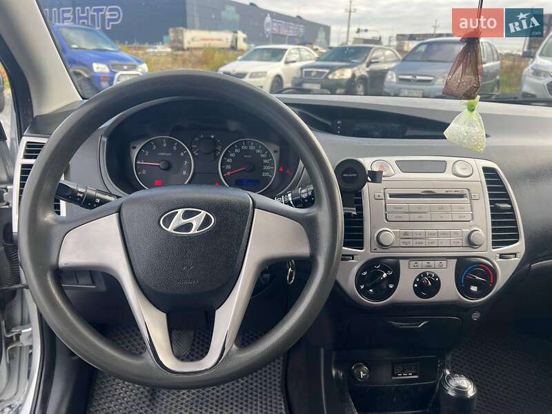 Хэтчбек Hyundai i20 2011 в Львове