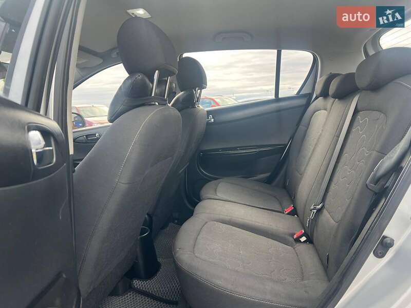 Хэтчбек Hyundai i20 2011 в Львове