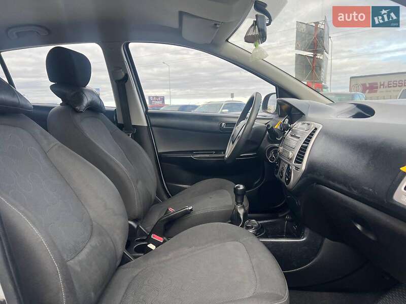 Хэтчбек Hyundai i20 2011 в Львове