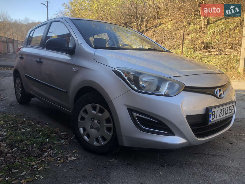 Хетчбек Hyundai i20 2013 в Полтаві фото 2 Хетчбек Hyundai i20 2013 в Полтаві