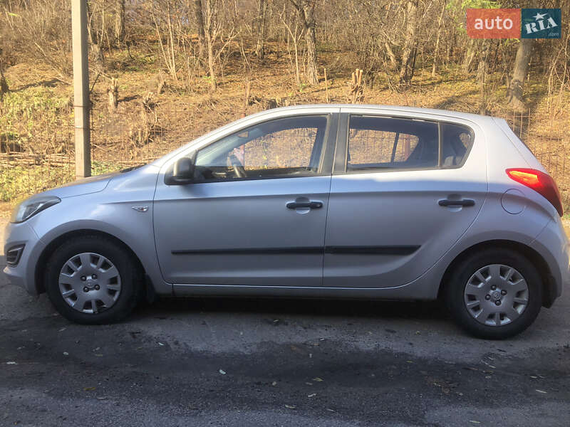 Хетчбек Hyundai i20 2013 в Полтаві фото 7 Хетчбек Hyundai i20 2013 в Полтаві