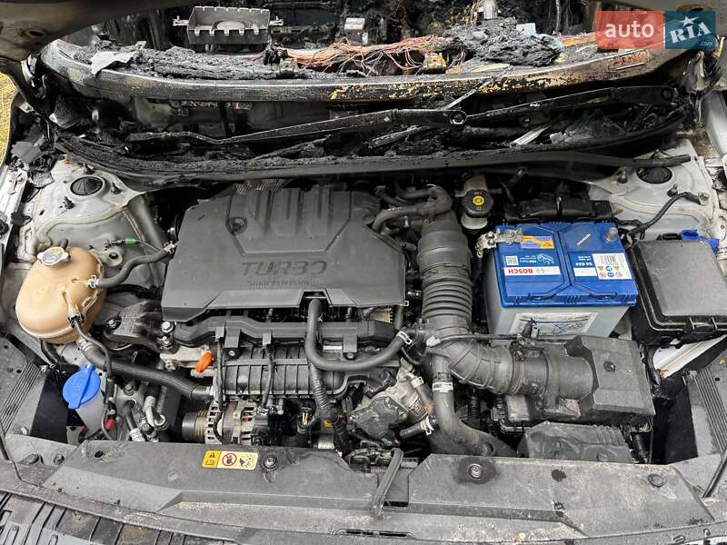 Хэтчбек Hyundai i20 2020 в Киеве