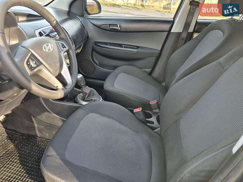 Хэтчбек Hyundai i20 2013 в Ровно фото 14 Хэтчбек Hyundai i20 2013 в Ровно