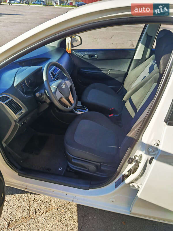 Хетчбек Hyundai i20 2013 в Одесі фото 19 Хетчбек Hyundai i20 2013 в Одесі