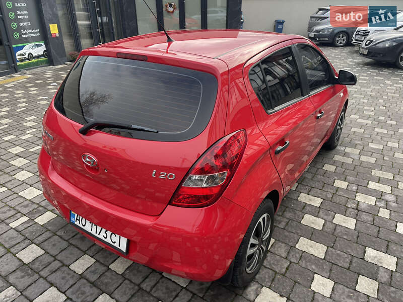 Хэтчбек Hyundai i20 2011 в Мукачево