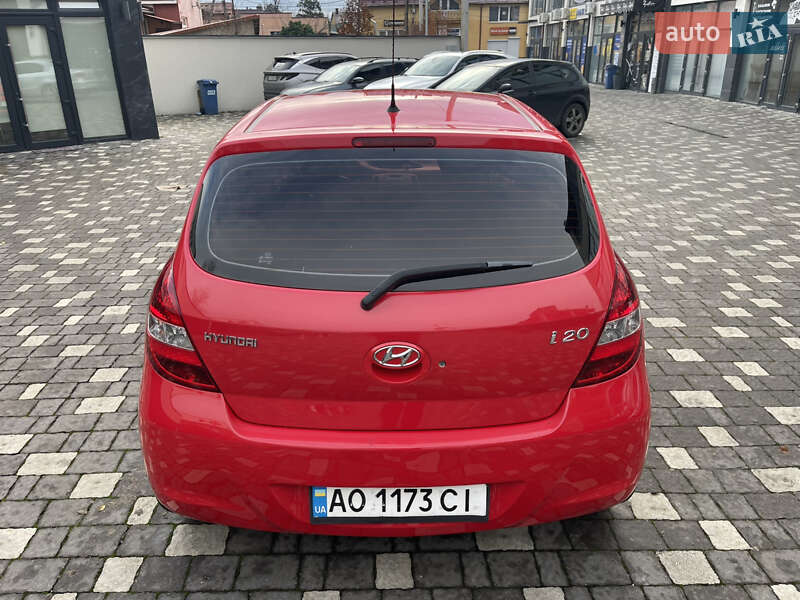 Хэтчбек Hyundai i20 2011 в Мукачево