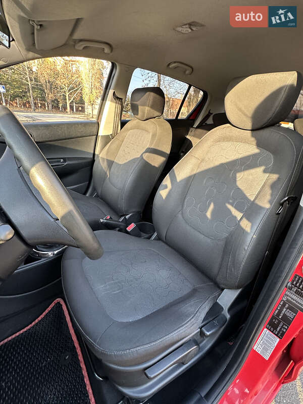 Хетчбек Hyundai i20 2011 в Миколаєві фото 14 Хетчбек Hyundai i20 2011 в Миколаєві