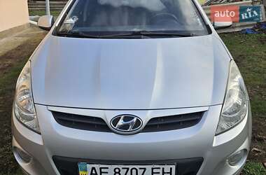 Хетчбек Hyundai i20 2010 в Дніпрі