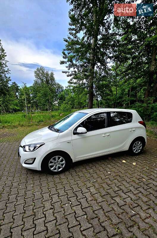 Хетчбек Hyundai i20 2014 в Славутичі