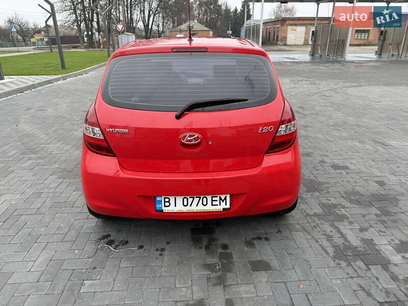 Хэтчбек Hyundai i20 2011 в Лубнах