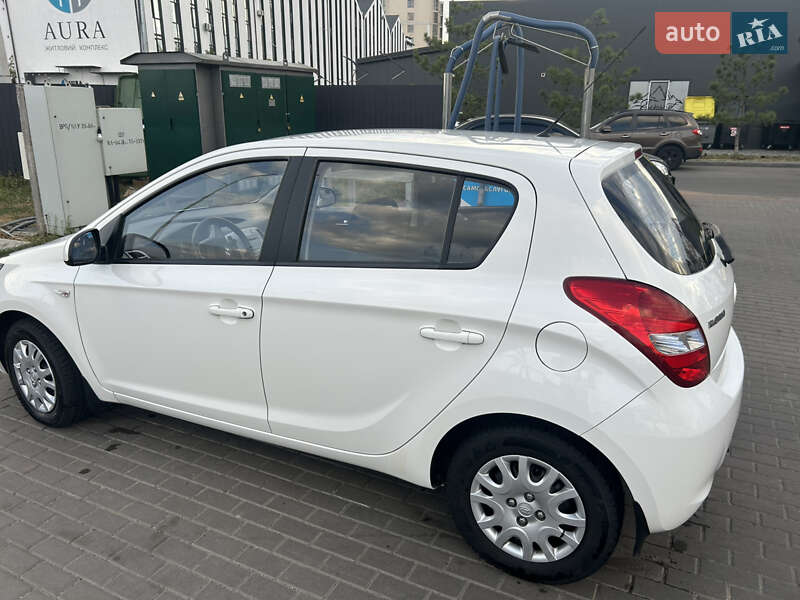 Хетчбек Hyundai i20 2012 в Києві