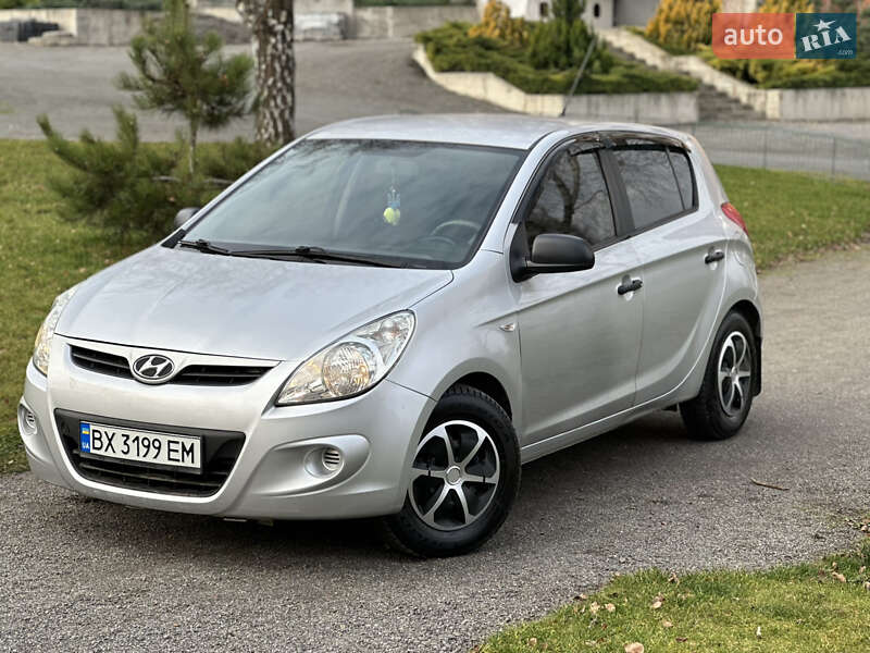 Хетчбек Hyundai i20 2011 в Хмельницькому фото 2 Хетчбек Hyundai i20 2011 в Хмельницькому