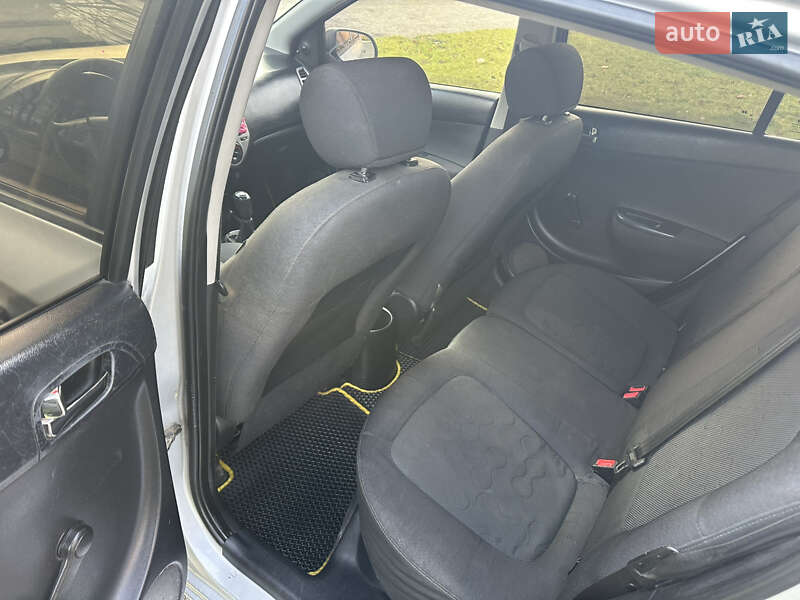 Хетчбек Hyundai i20 2011 в Хмельницькому фото 16 Хетчбек Hyundai i20 2011 в Хмельницькому