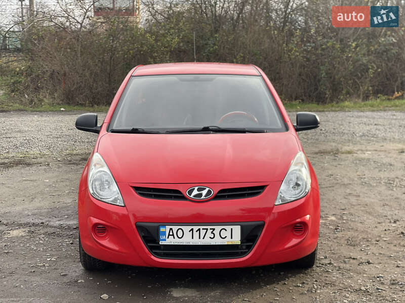 Хетчбек Hyundai i20 2011 в Мукачевому