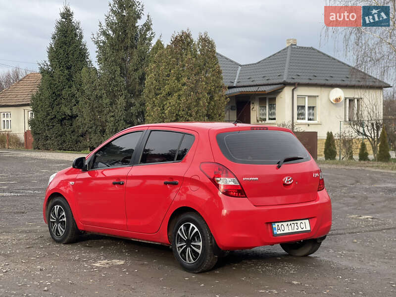 Хетчбек Hyundai i20 2011 в Мукачевому