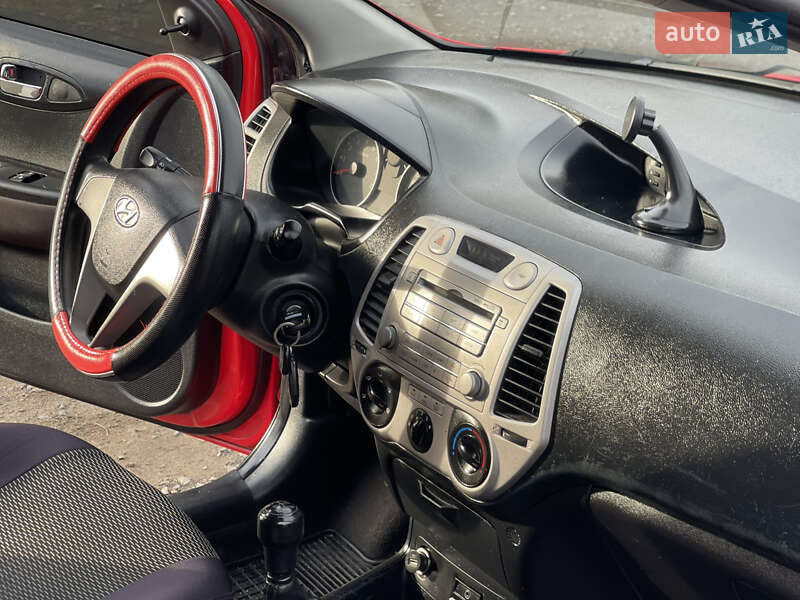 Хетчбек Hyundai i20 2011 в Мукачевому