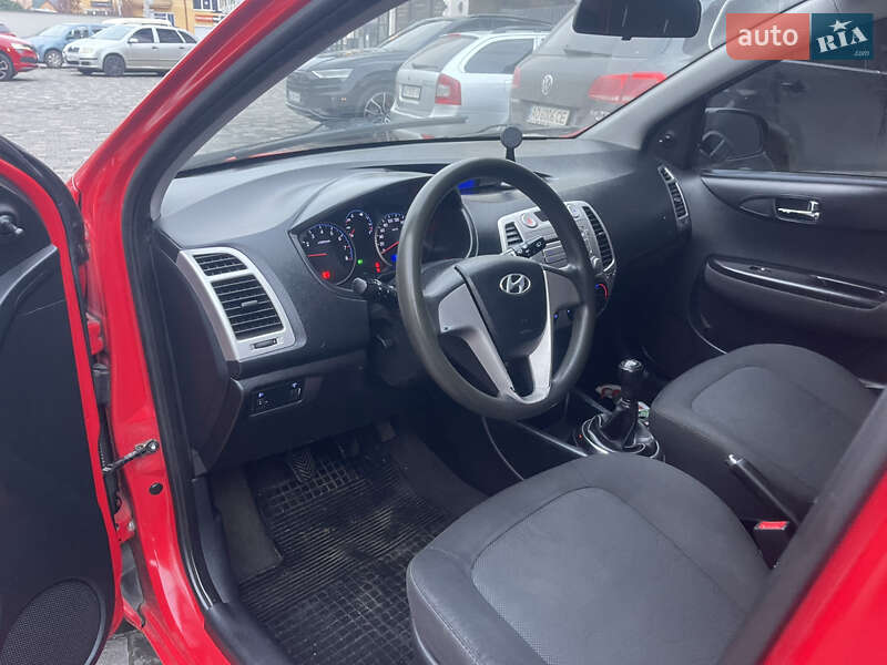 Хетчбек Hyundai i20 2011 в Мукачевому фото 12 Хетчбек Hyundai i20 2011 в Мукачевому