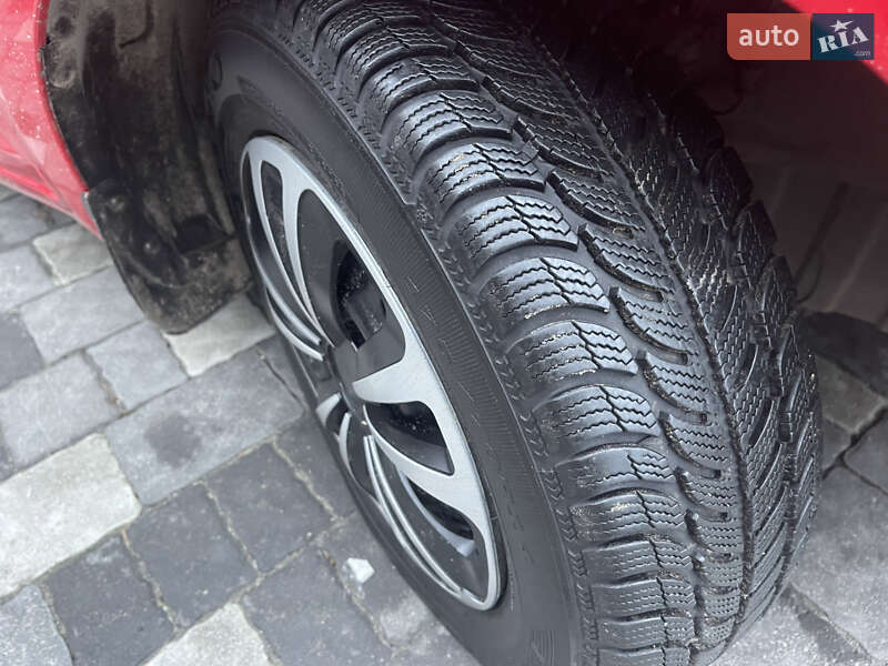 Хетчбек Hyundai i20 2011 в Мукачевому фото 16 Хетчбек Hyundai i20 2011 в Мукачевому