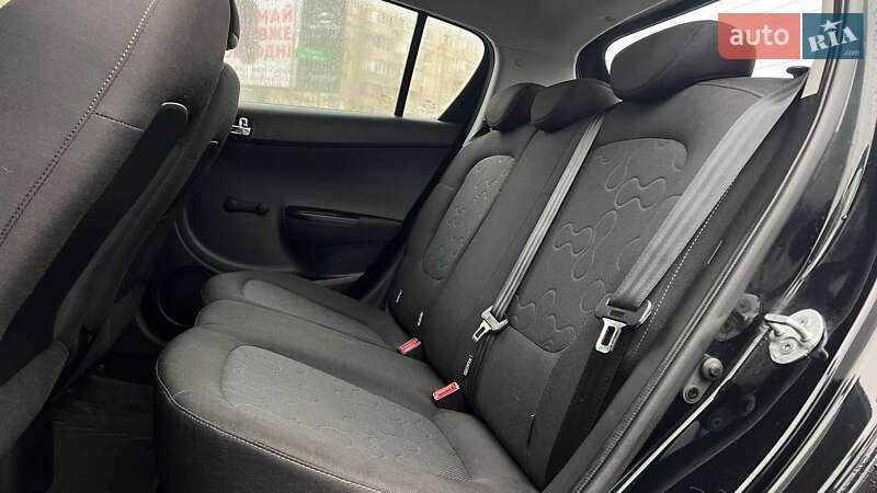 Хэтчбек Hyundai i20 2010 в Киеве фото 10 Хэтчбек Hyundai i20 2010 в Киеве