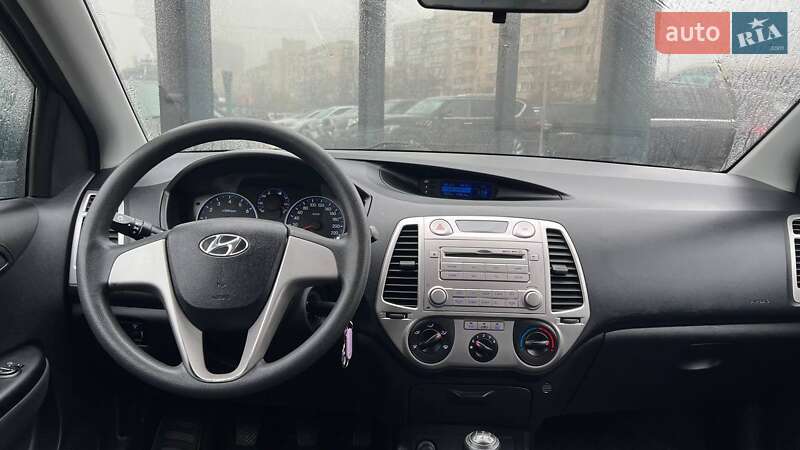 Хэтчбек Hyundai i20 2010 в Киеве фото 14 Хэтчбек Hyundai i20 2010 в Киеве