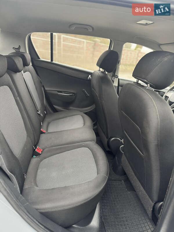 Хетчбек Hyundai i20 2014 в Волочиську