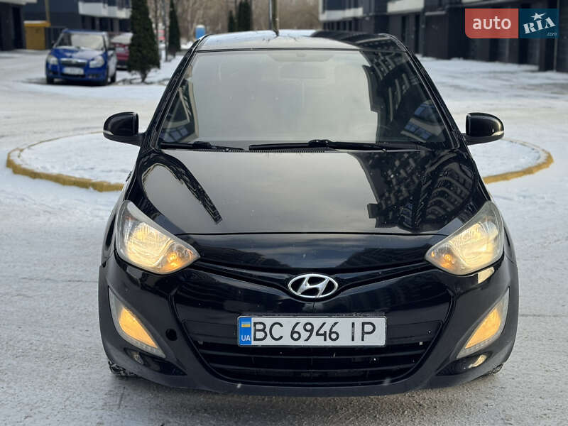 Хетчбек Hyundai i20 2012 в Івано-Франківську