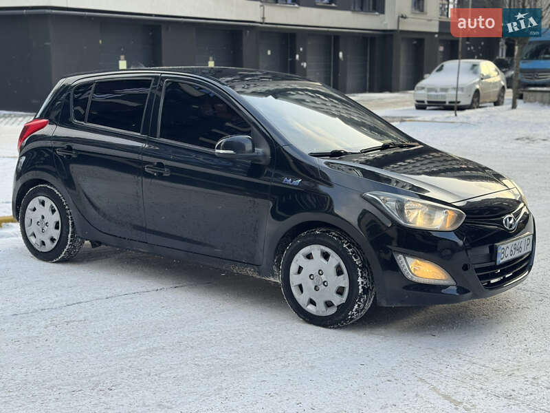Хетчбек Hyundai i20 2012 в Івано-Франківську
