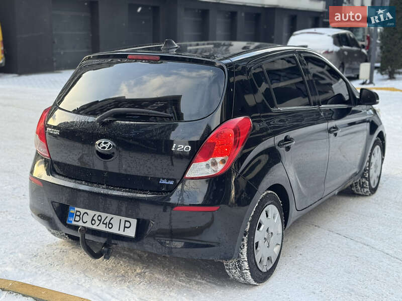 Хетчбек Hyundai i20 2012 в Івано-Франківську