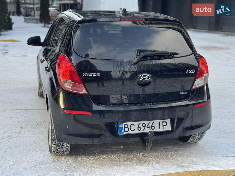Хетчбек Hyundai i20 2012 в Івано-Франківську