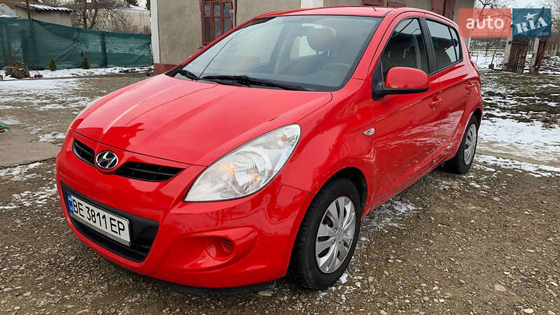 Хетчбек Hyundai i20 2012 в Снятині фото Хетчбек Hyundai i20 2012 в Снятині