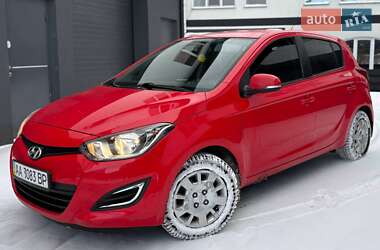 Хэтчбек Hyundai i20 2014 в Киеве