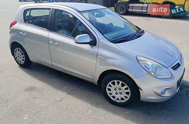 Хэтчбек Hyundai i20 2010 в Киеве