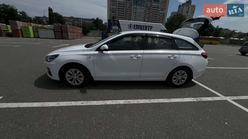 Универсал Hyundai i30 Wagon 2021 в Киеве