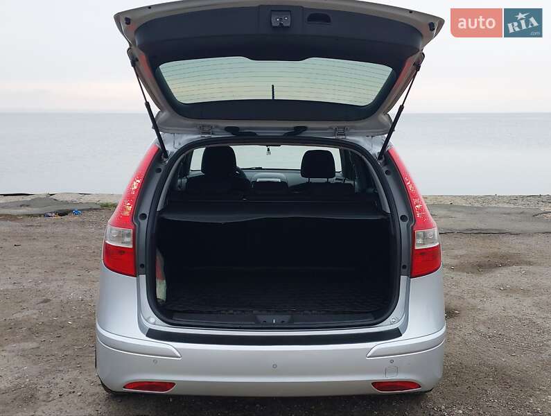 Универсал Hyundai i30 Wagon 2010 в Одессе фото 7 Универсал Hyundai i30 Wagon 2010 в Одессе