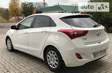 Хэтчбек Hyundai i30 2014 в Бердянске