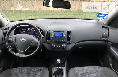 Универсал Hyundai i30 2011 в Радивилове