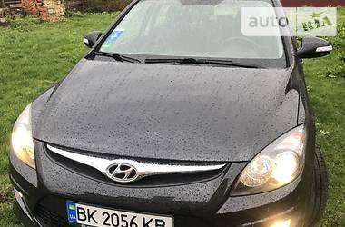 Универсал Hyundai i30 2011 в Радивилове