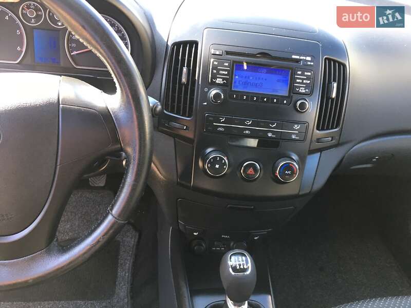 Универсал Hyundai i30 2011 в Львове