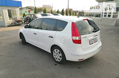 Универсал Hyundai i30 2008 в Сарнах