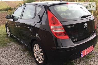 Хэтчбек Hyundai i30 2011 в Ровно