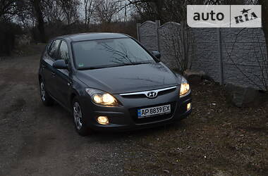 Хетчбек Hyundai i30 2009 в 
