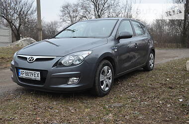 Хетчбек Hyundai i30 2009 в 