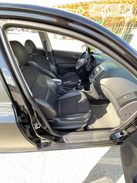Хэтчбек Hyundai i30 2011 в Харькове