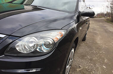 Хетчбек Hyundai i30 2010 в 