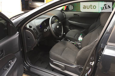 Хетчбек Hyundai i30 2010 в 