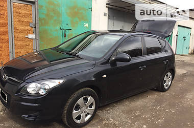 Хетчбек Hyundai i30 2010 в 
