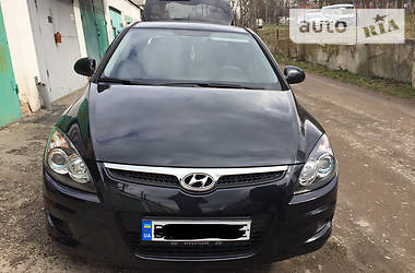 Хетчбек Hyundai i30 2010 в 