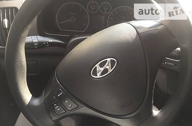 Хетчбек Hyundai i30 2010 в 